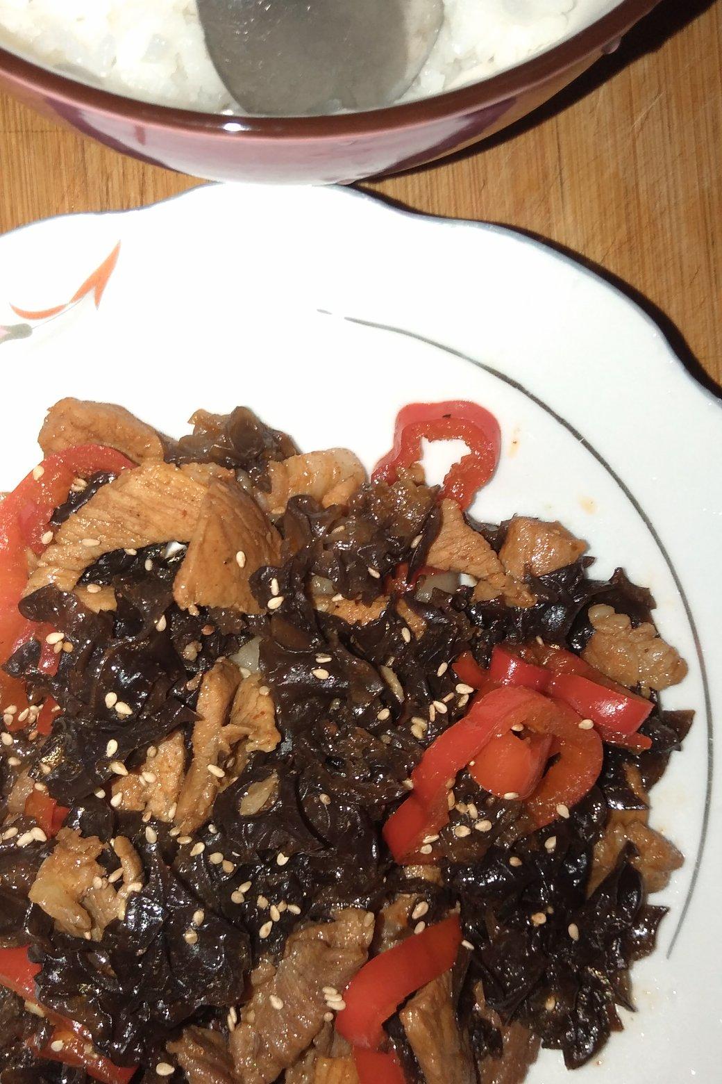 超下饭的木耳炒肉