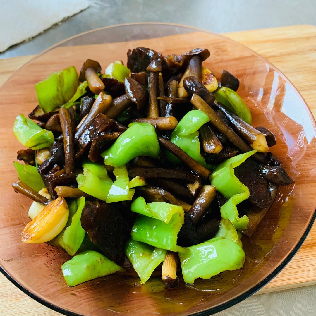 清炒黑皮鸡枞菌