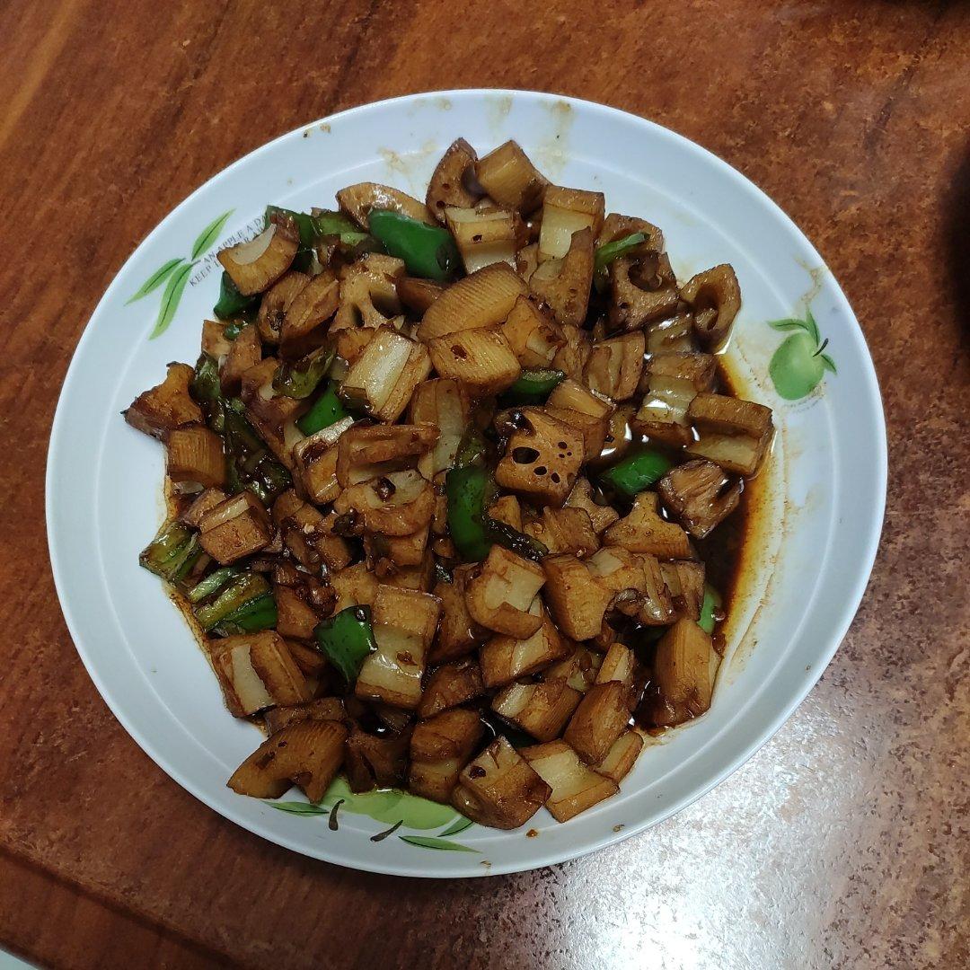 家常快手菜小炒藕丁真香