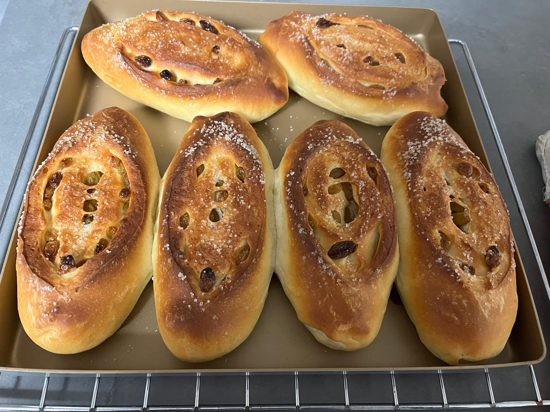 奶香松软的葡萄干面包｜有手就会