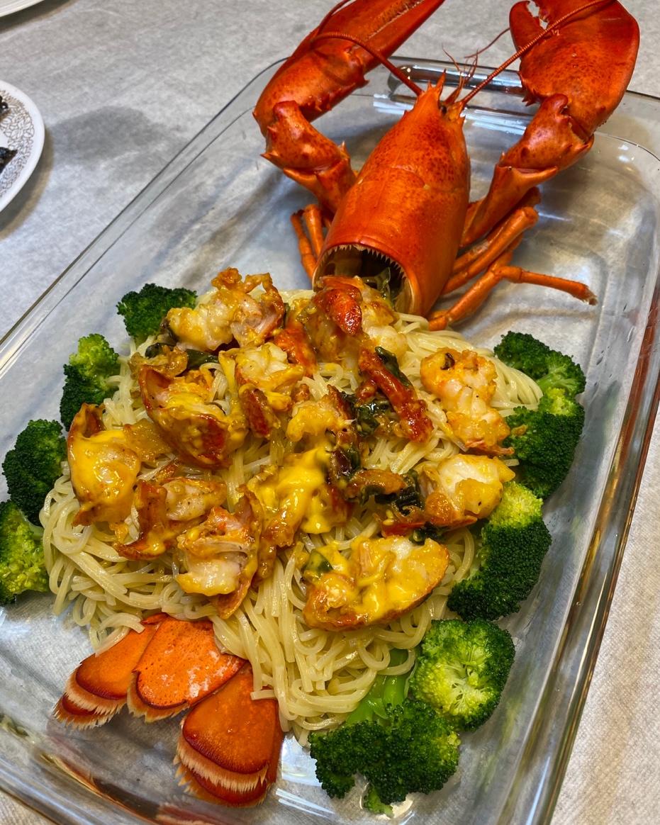 老广东酒楼的龙虾伊面