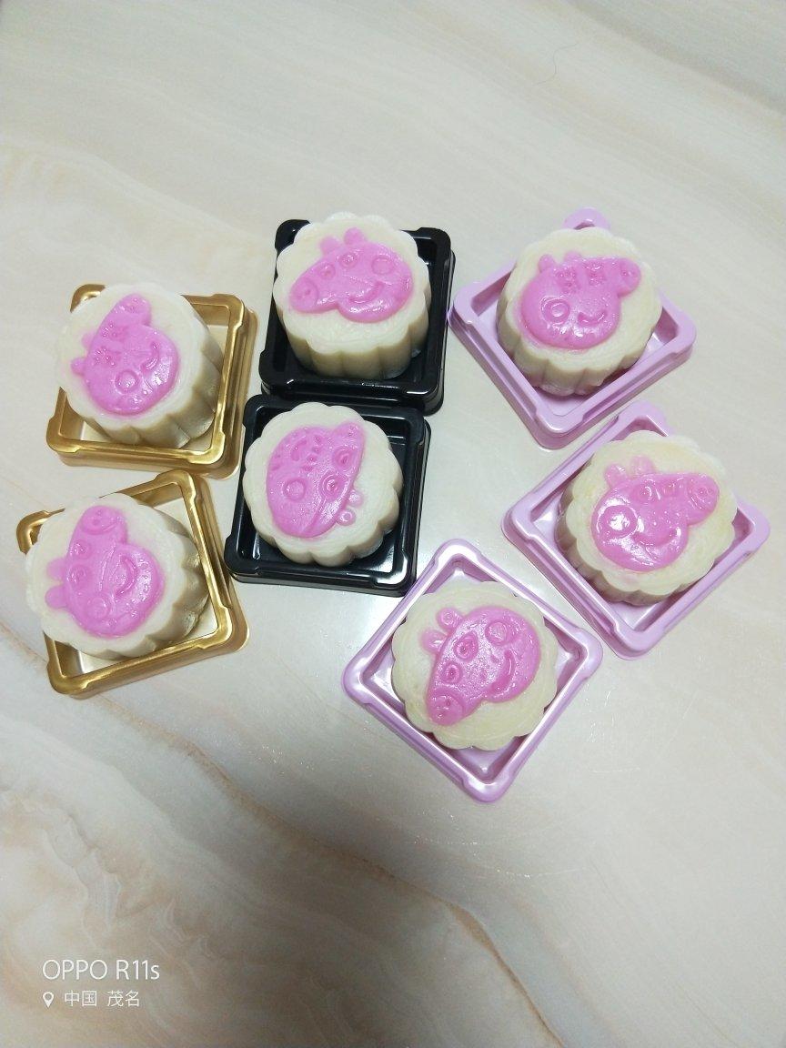 广式莲蓉月饼
