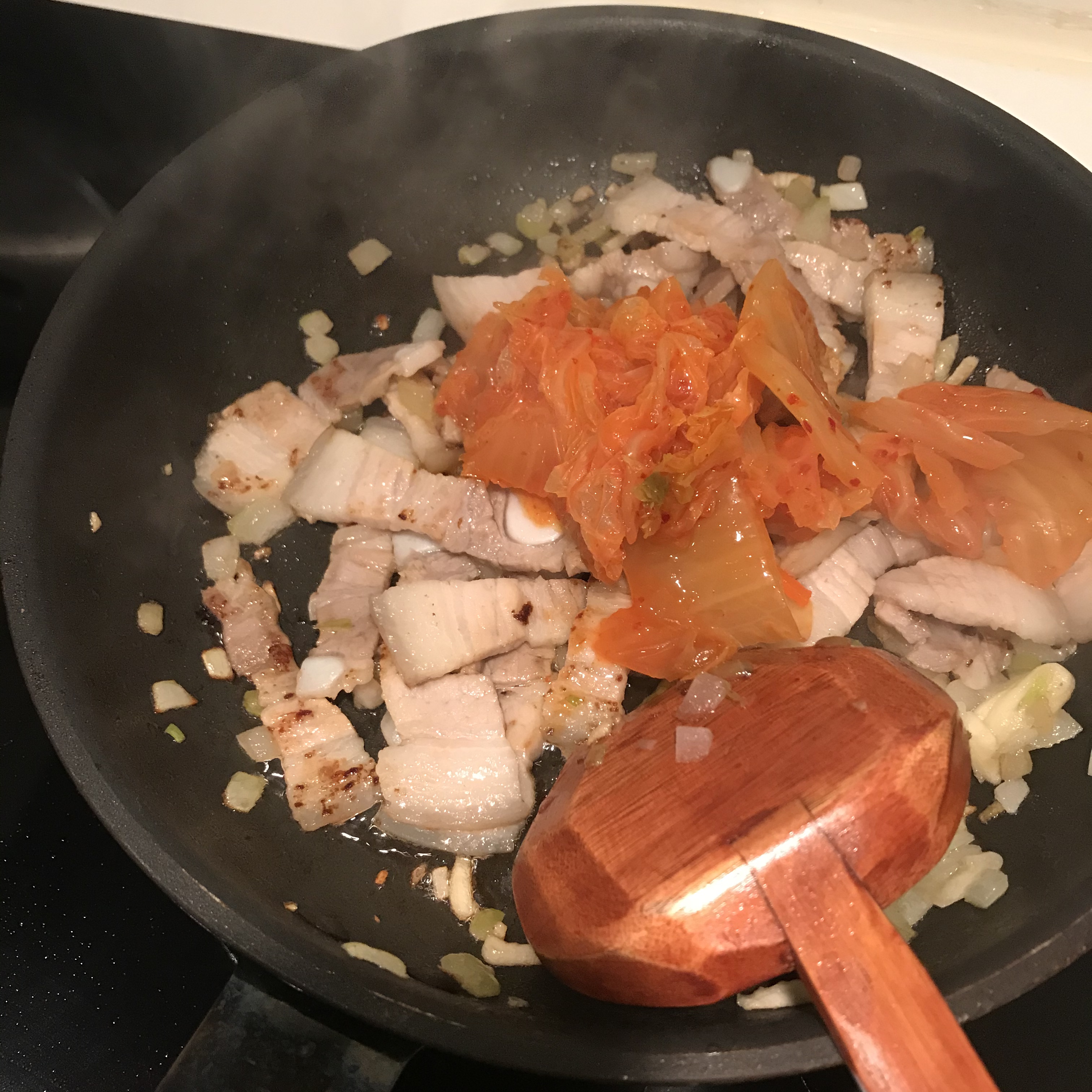 韩式五花肉泡菜豆腐锅的做法 步骤4
