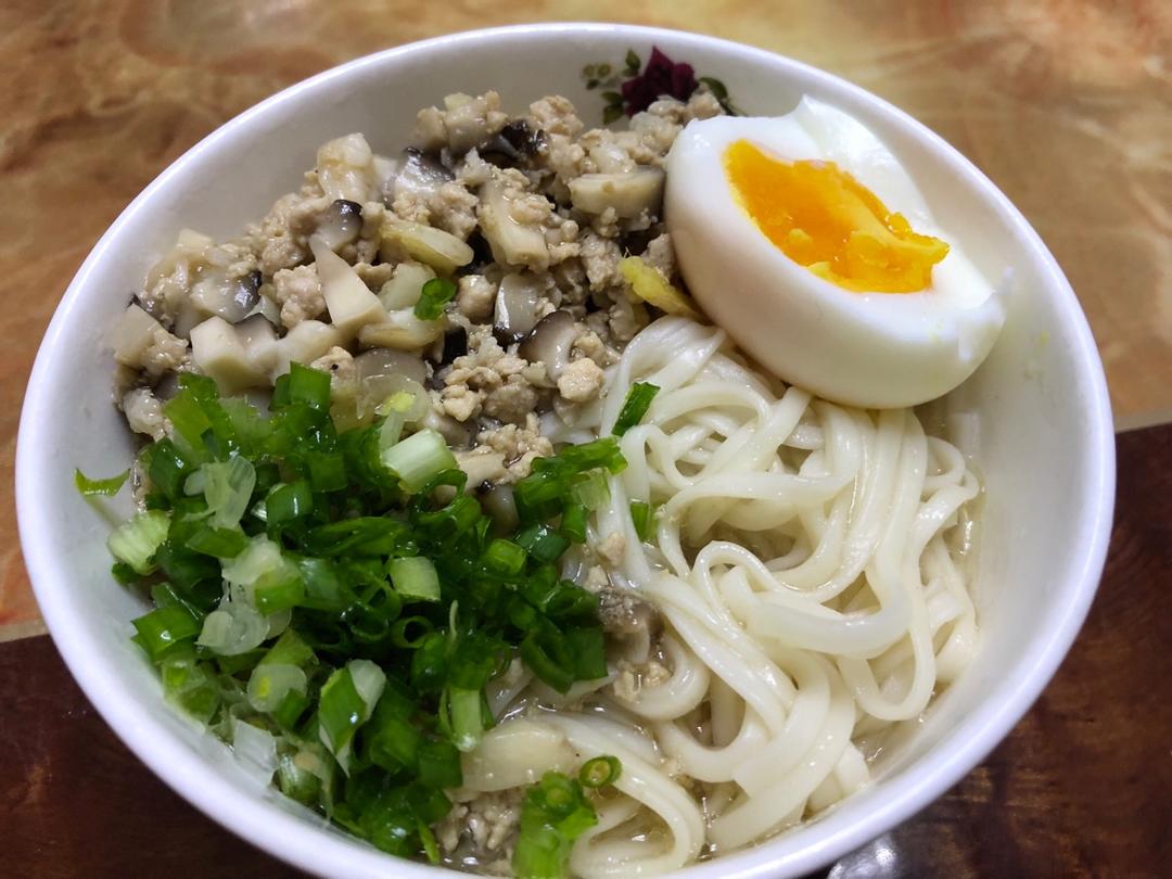 香菇肉燥面