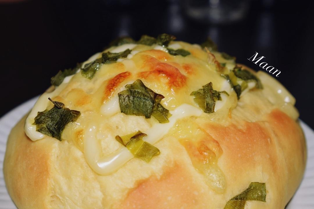 满屋飘香【香葱芝士包】松软葱香的小餐包🥯