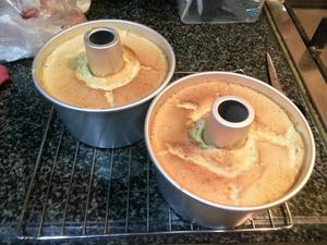 椰香芝麻乳酪戚风蛋糕的做法 步骤8