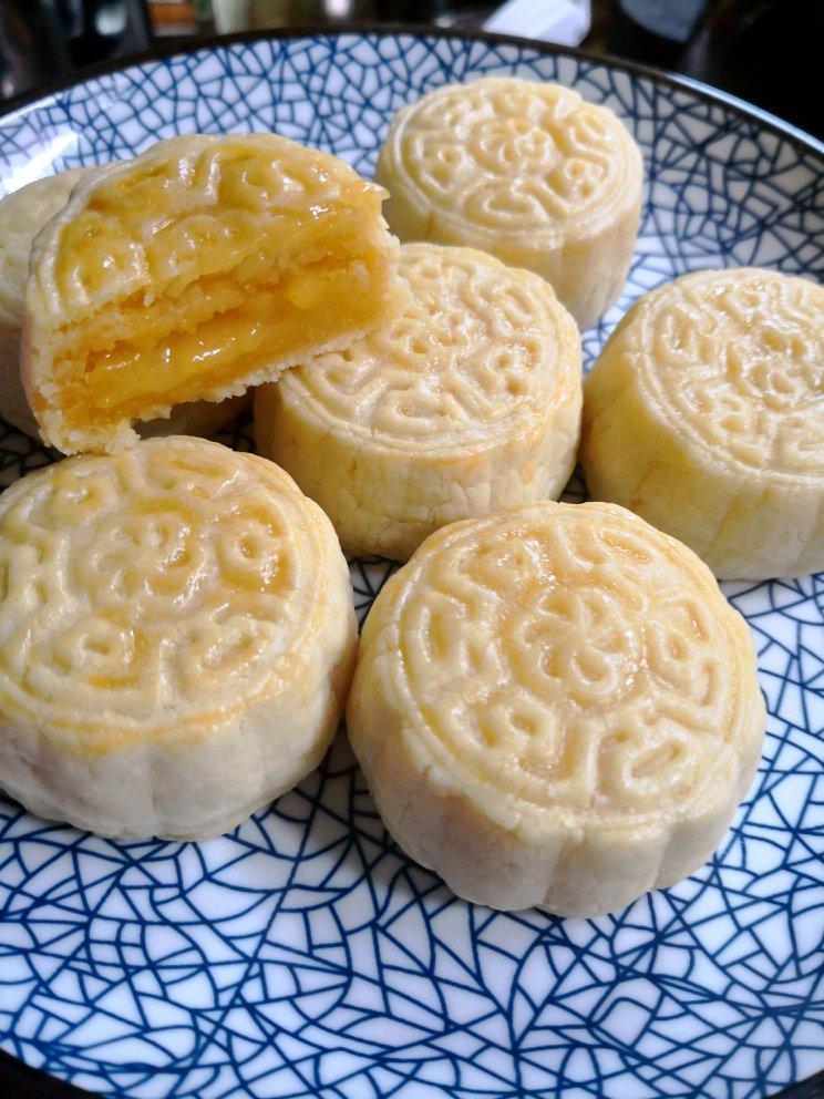 超详细图解版--流心奶黄月饼