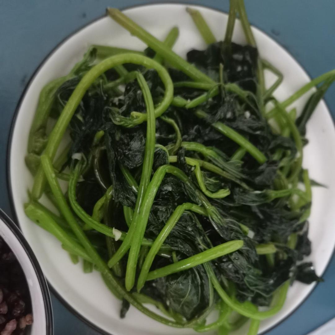 💥蒜蓉炒红薯叶