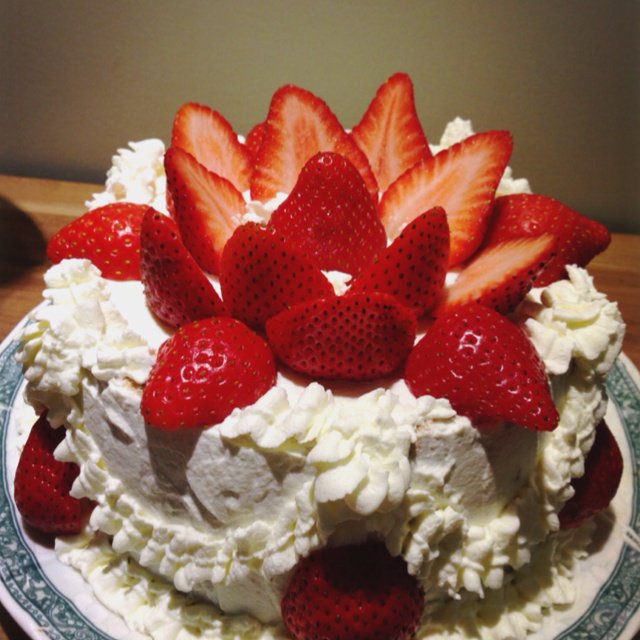 奶油水果装饰蛋糕