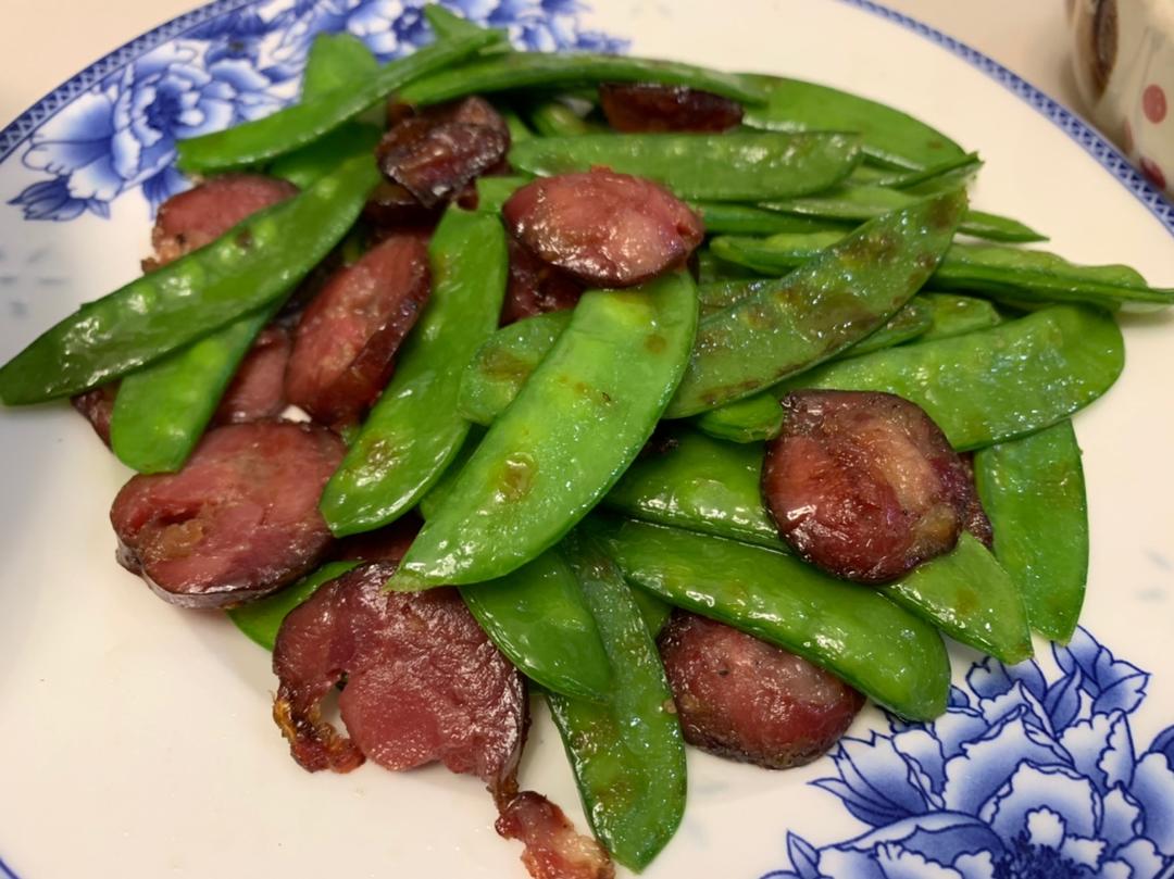 腊肠炒荷兰豆