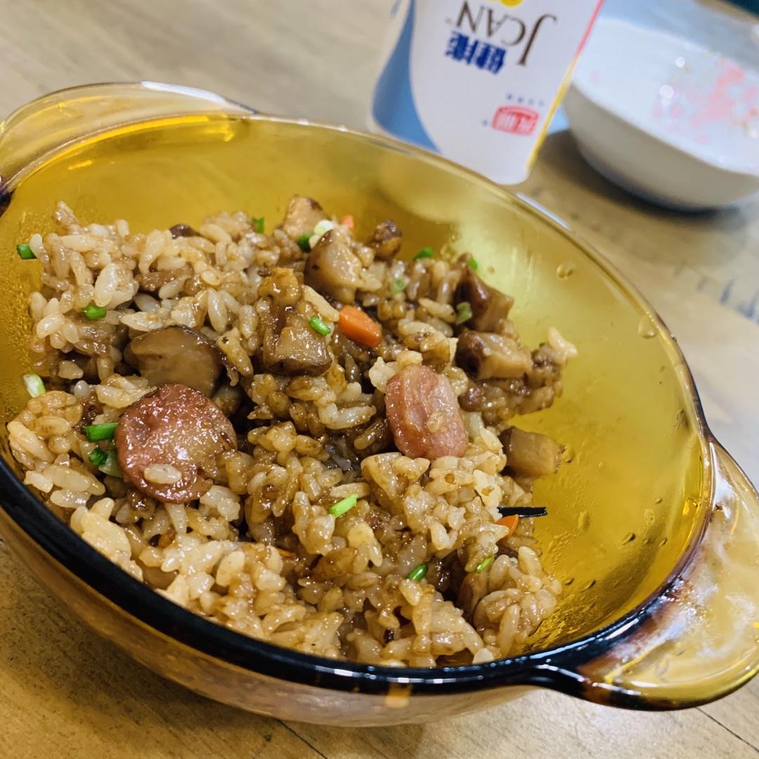 电饭锅版香菇腊肠饭