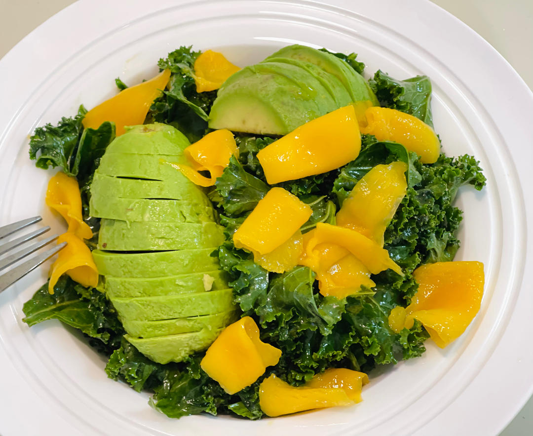 好吃的羽衣甘蓝沙拉