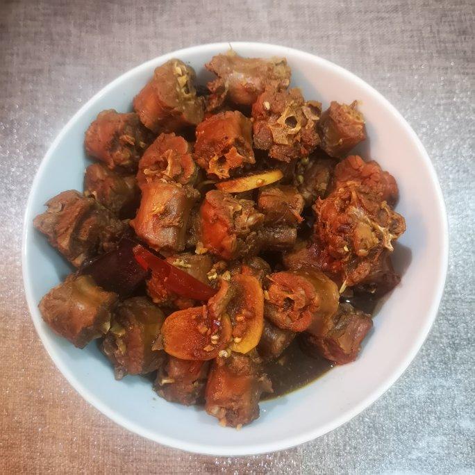 周黑鸭版鸭脖子（好吃到舔手指）