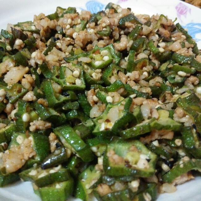 肉末炒秋葵