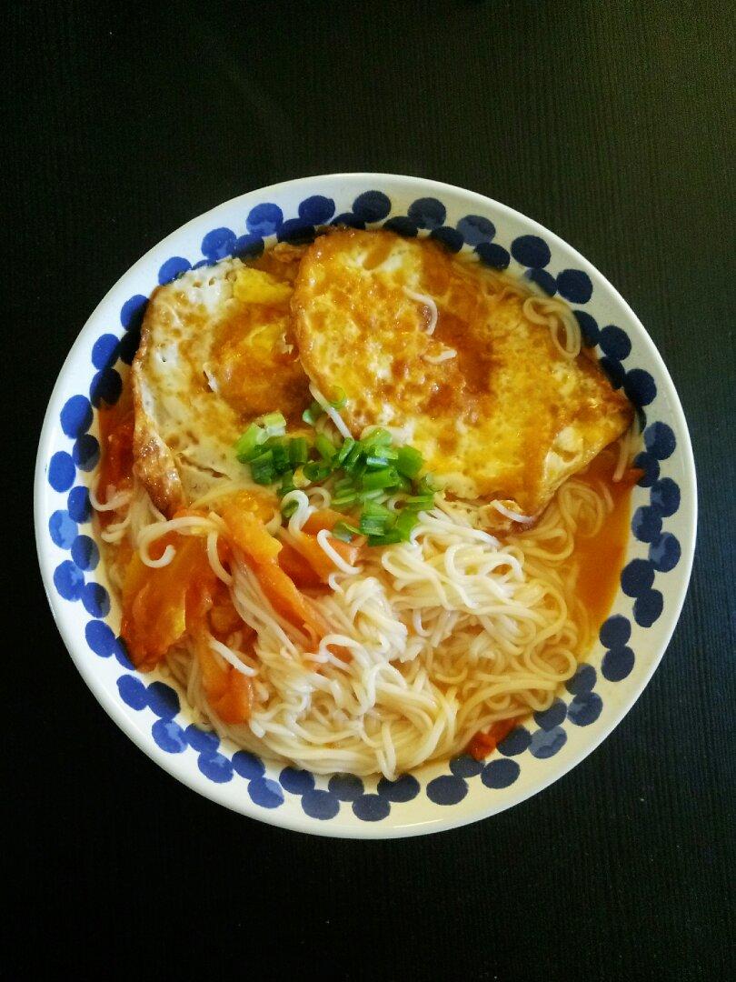 超美味浓郁汤汁番茄煎蛋面