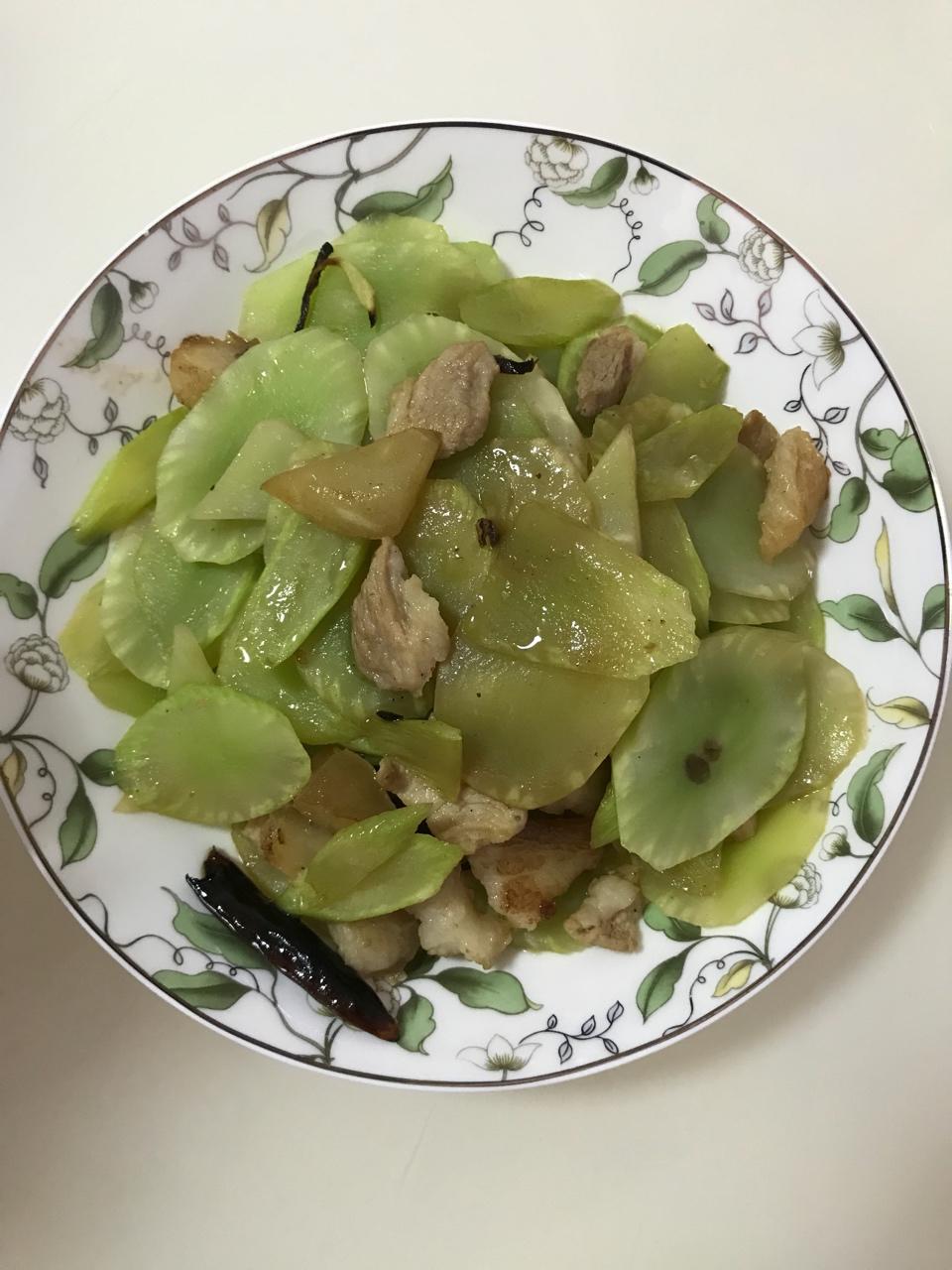 莴笋炒肉片