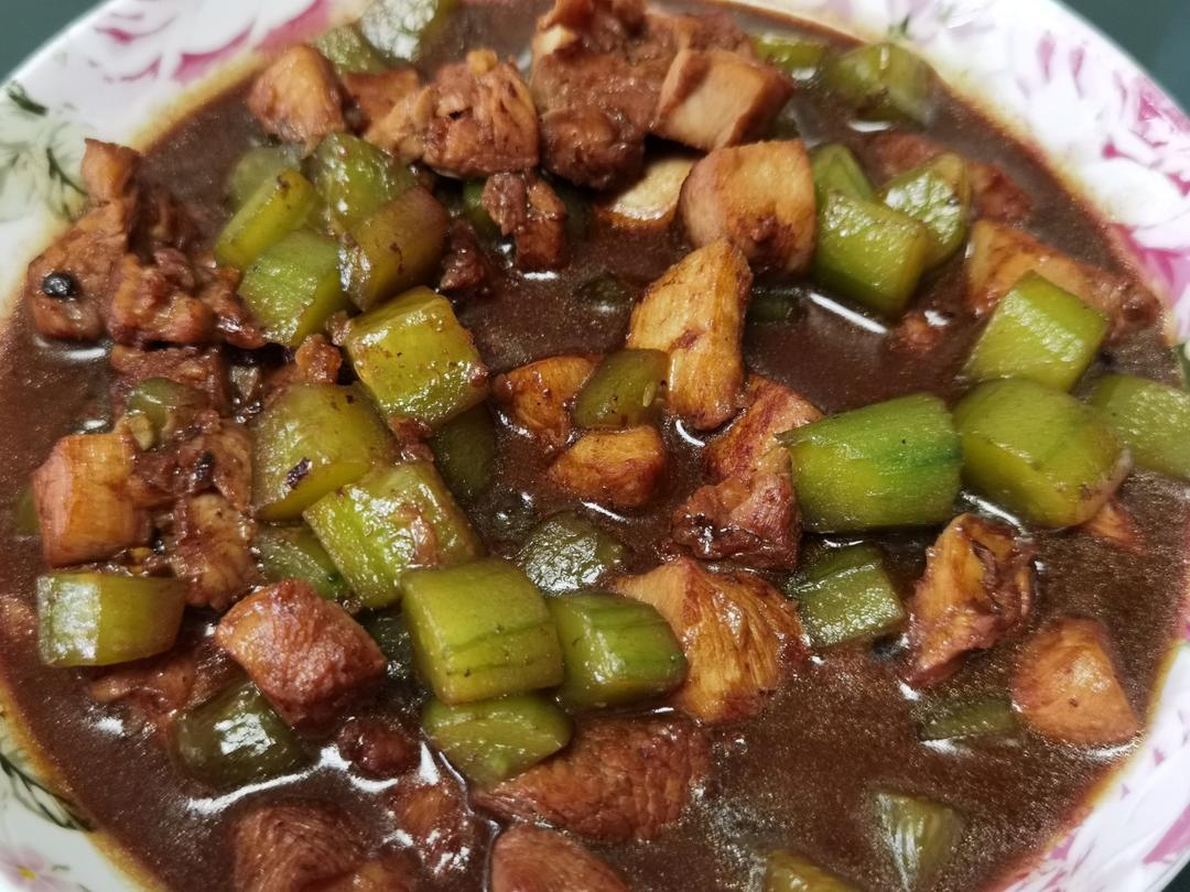 尖椒鸡丁(保持肉很嫩的窍门)