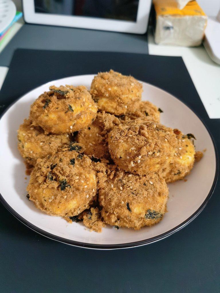 朋友都说比鲍师傅好吃的海苔肉松小贝