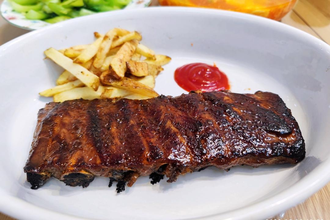 最简单的焦香软糯烤猪肋排