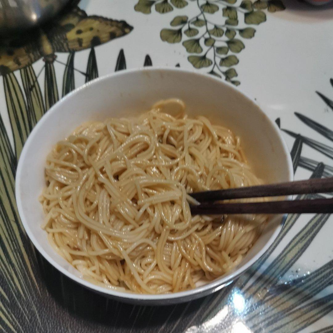 10分钟搞定的一碗葱油拌面