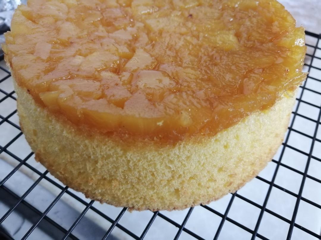 有趣的翻转焦糖菠萝蛋糕