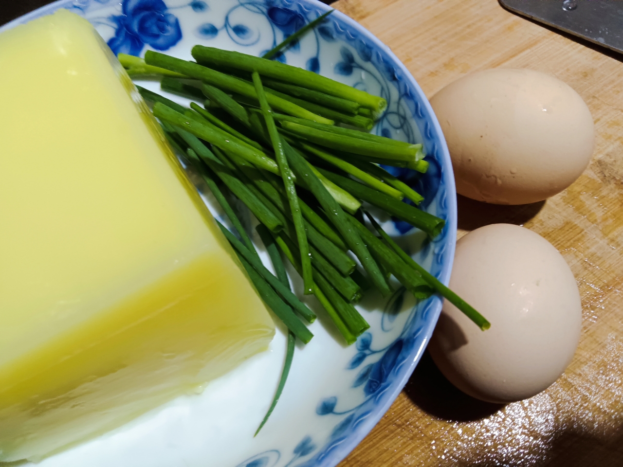 米豆腐鸡蛋汤
