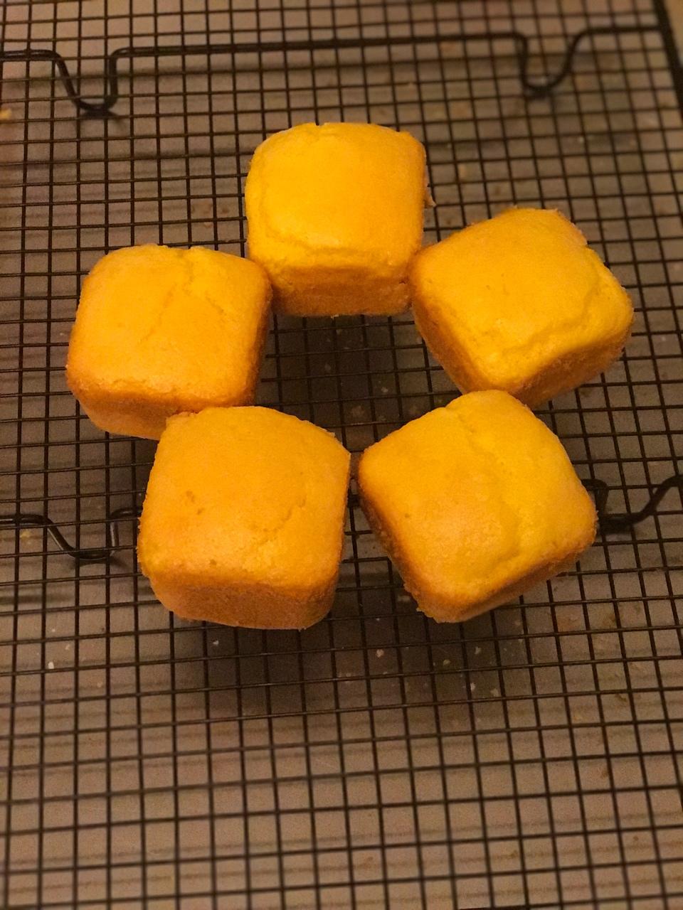柠檬海绵小蛋糕