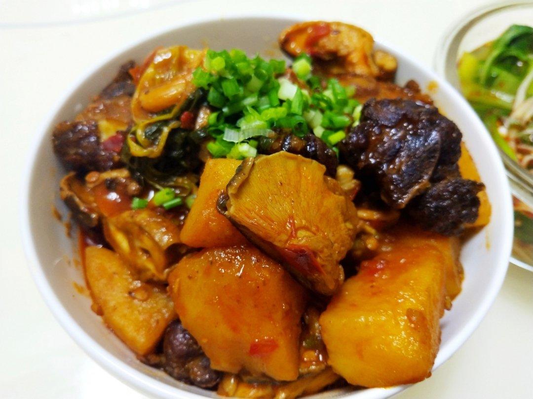 川味土豆烧排骨