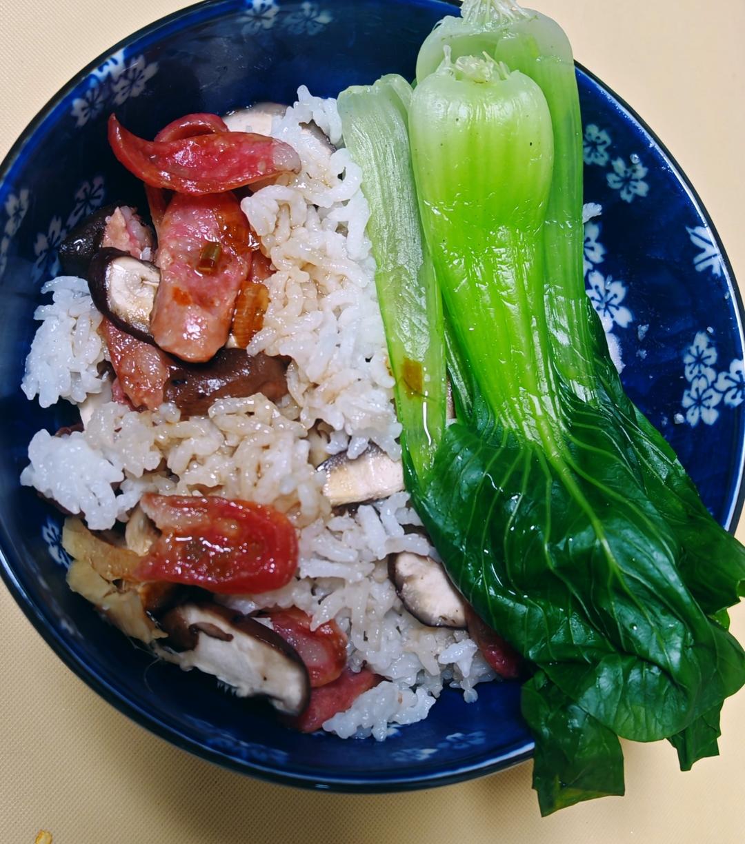 易上手煲仔饭的做法