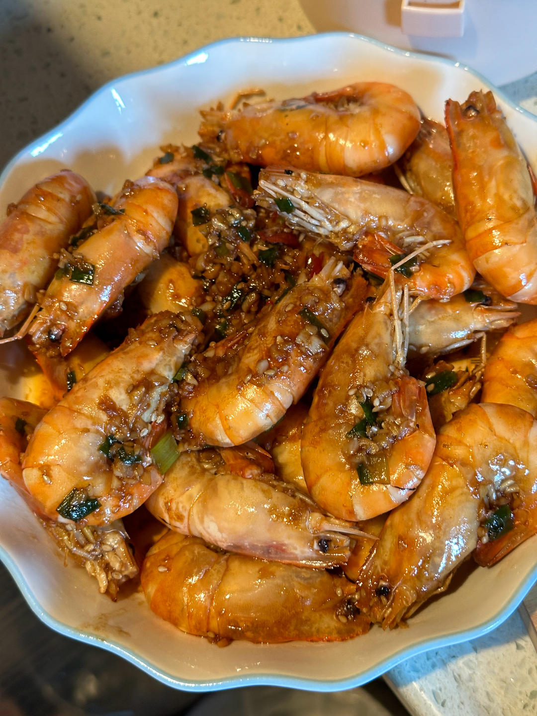 好吃到舔手的蒜爆罗氏虾（零失败，巨好吃)