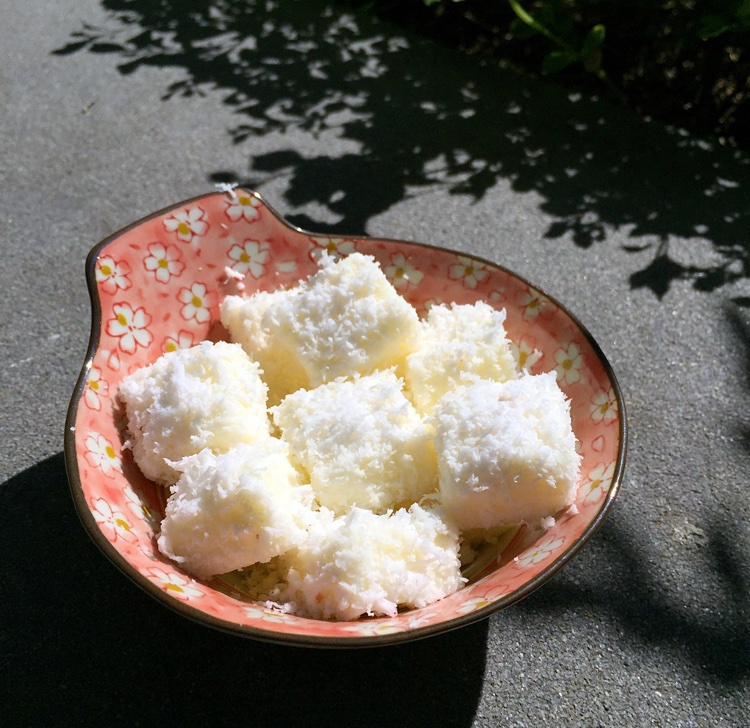完胜85度C牛奶椰丝小方