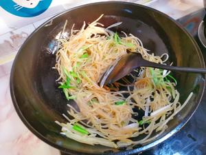醋熘土豆丝（简单炒出饭店口感哟）的做法 步骤7