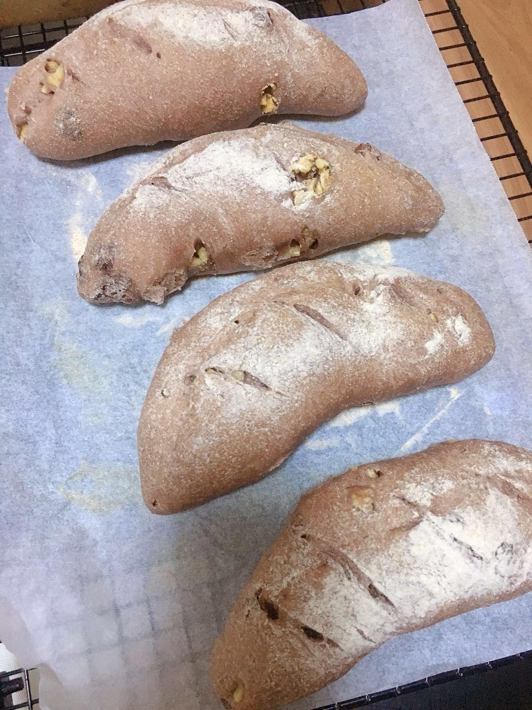 红酒葡萄干面包