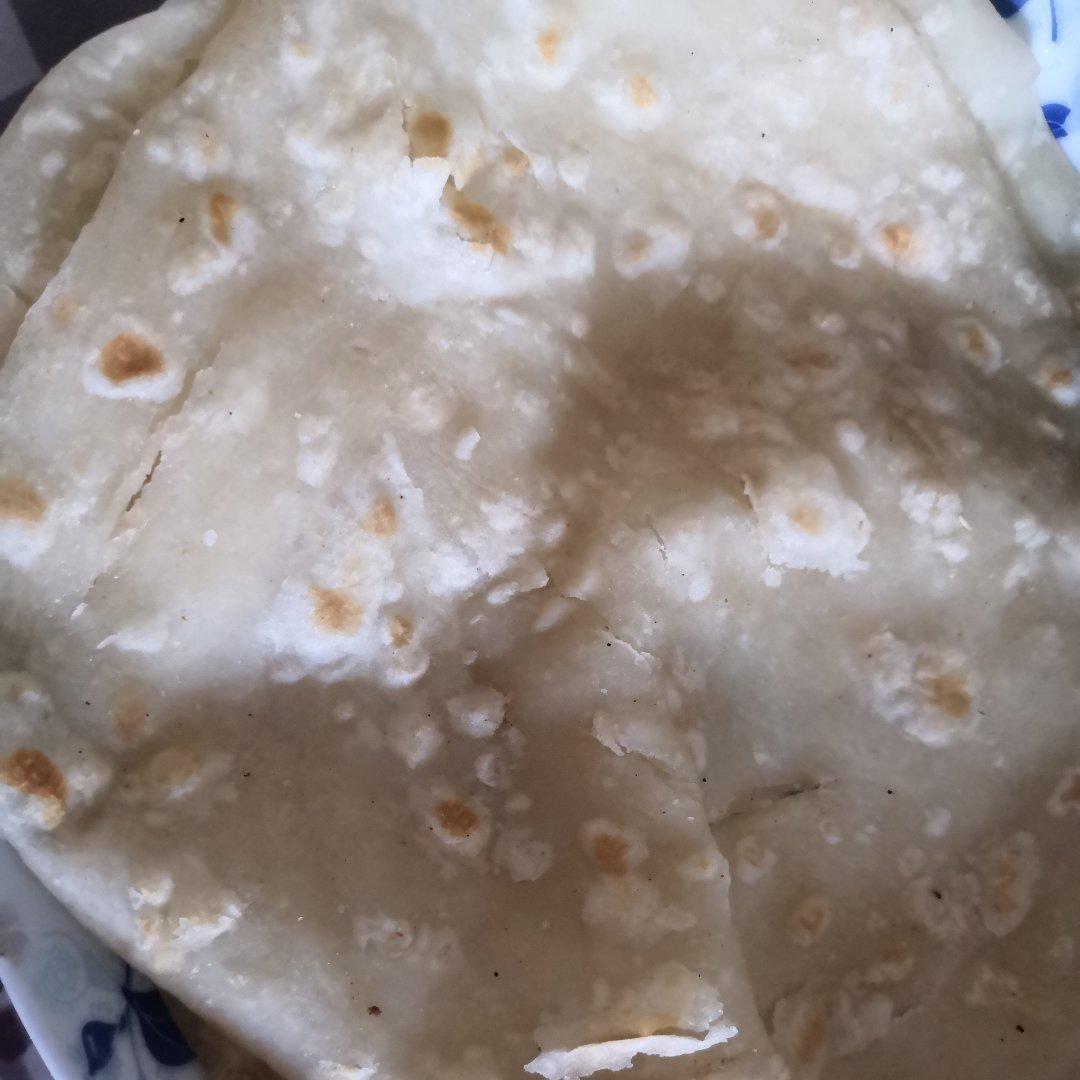 烙春饼(用视频告诉你，这饼有多软)