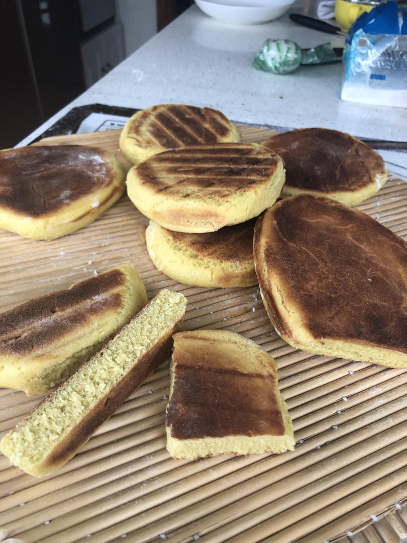 金灿灿✨香喷喷💕香甜玉米发面饼