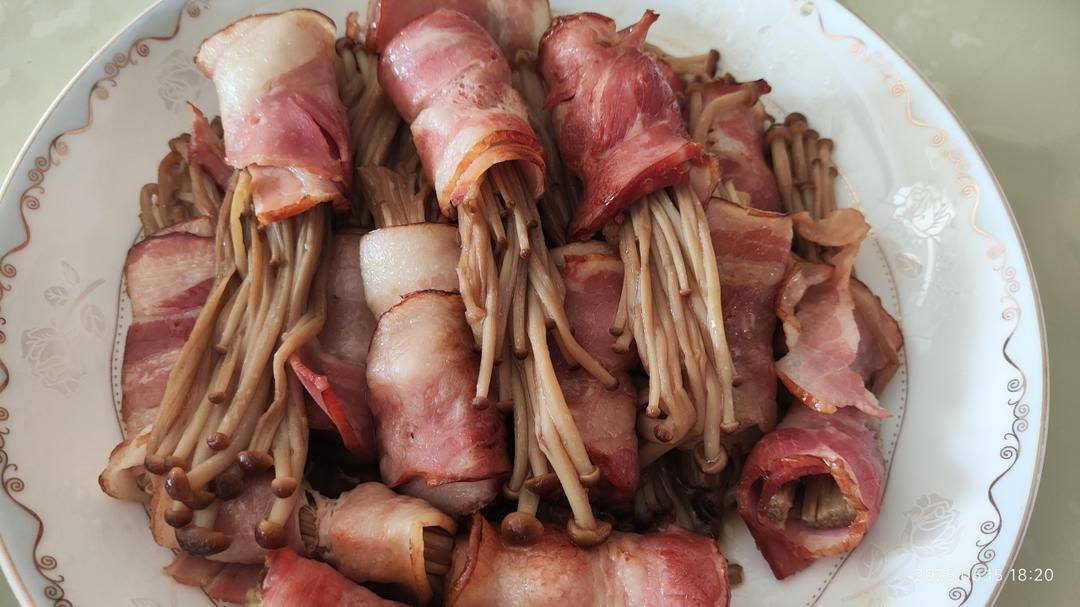 香煎培根金针菇卷