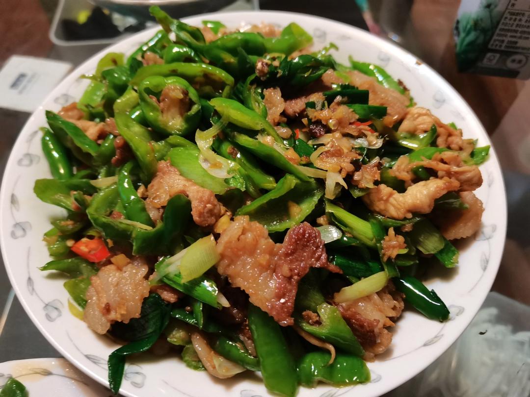 厨师长教你：“小炒肉”的家常做法，家常味很浓郁，先收藏起来
