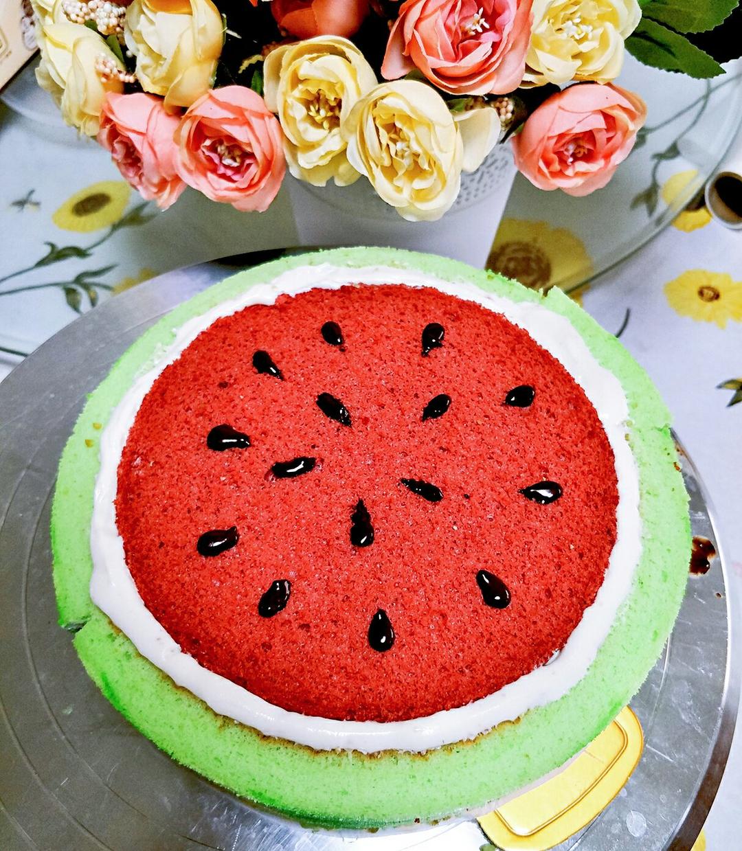 懒妈的快乐厨房做的西瓜造型奶油蛋糕