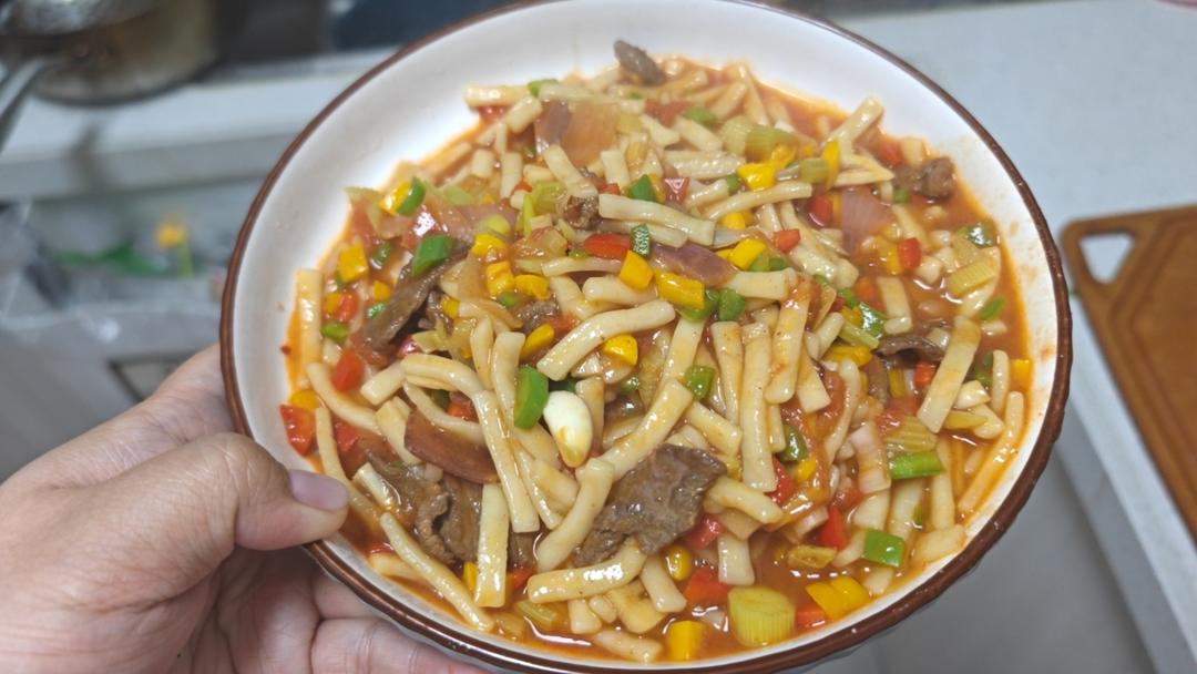 轻松和面做新疆丁丁炒面