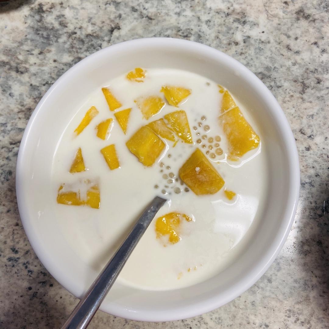 芒果椰汁西米露