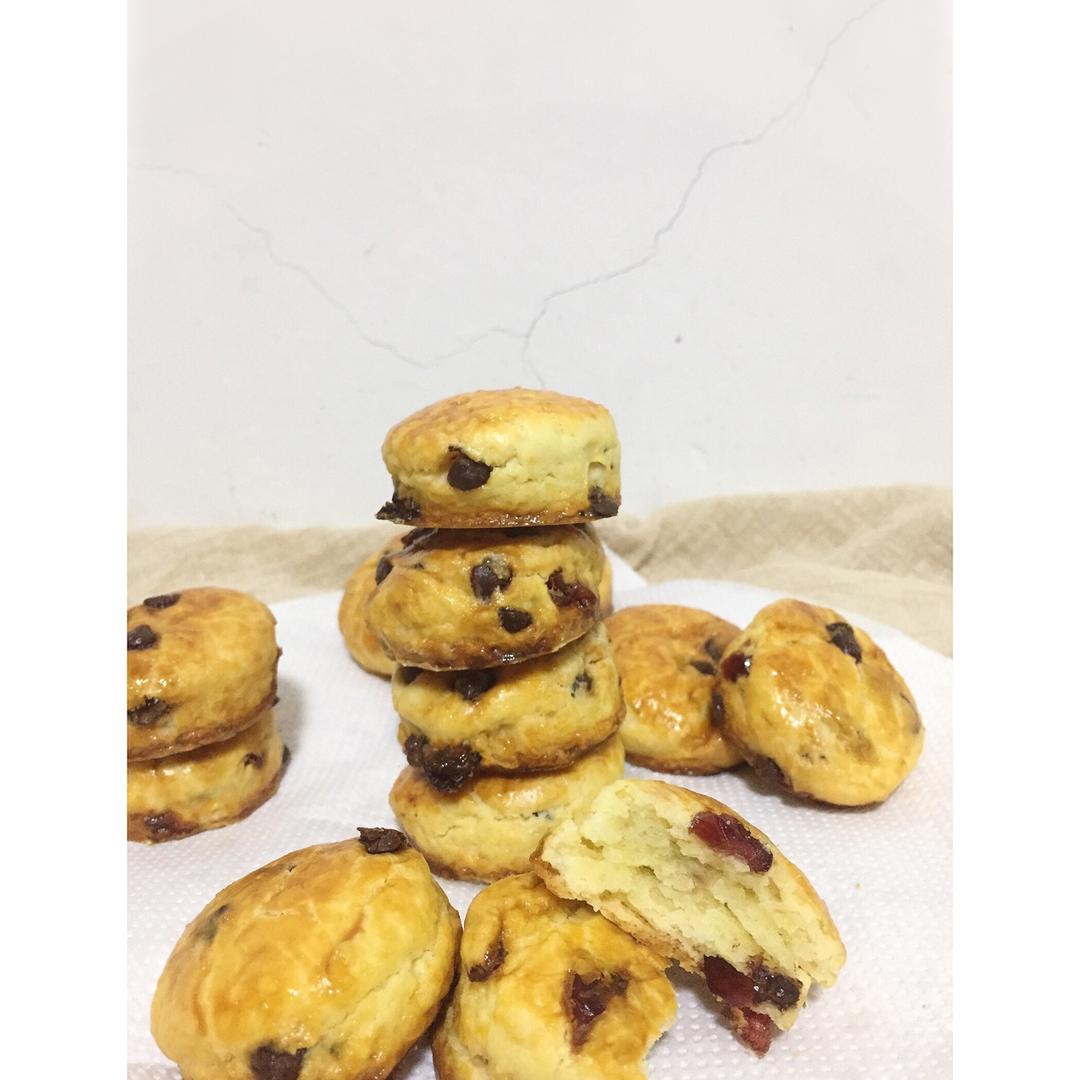【视频】3分钟 奶油司康Scone(可能是世界上最快手的司康) 消耗淡奶油～