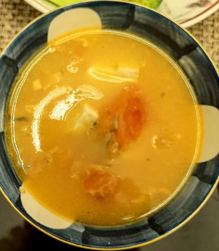 三文鱼头番茄豆腐汤