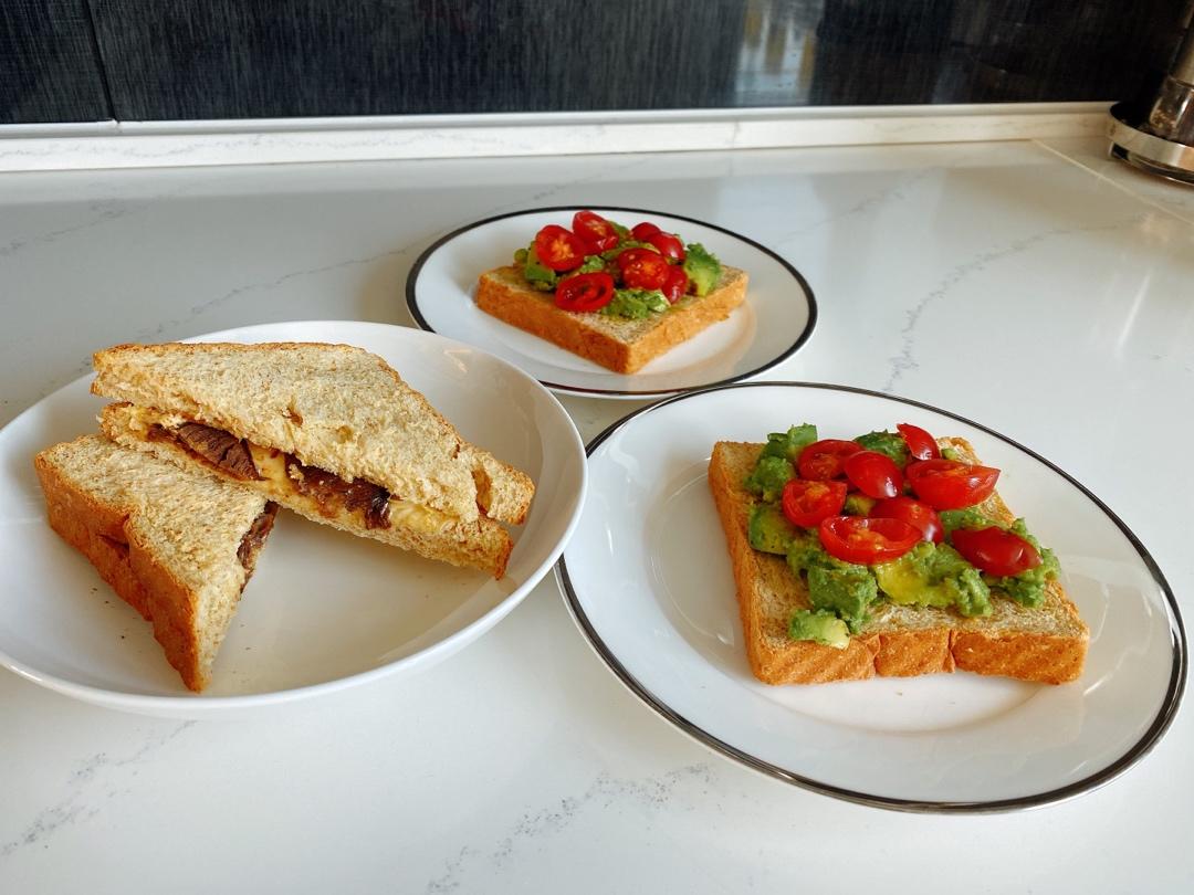 巨好吃的牛油果土司