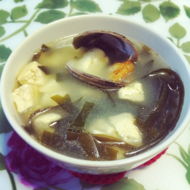 蛤蜊海带豆腐汤