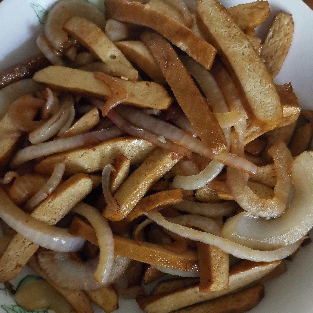 洋葱炒豆腐干