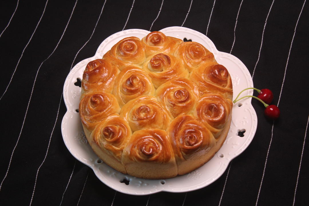 奶香玫瑰面包的做法