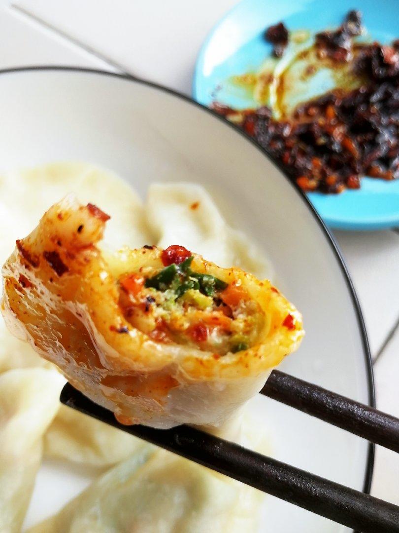 擀饺子皮的视频