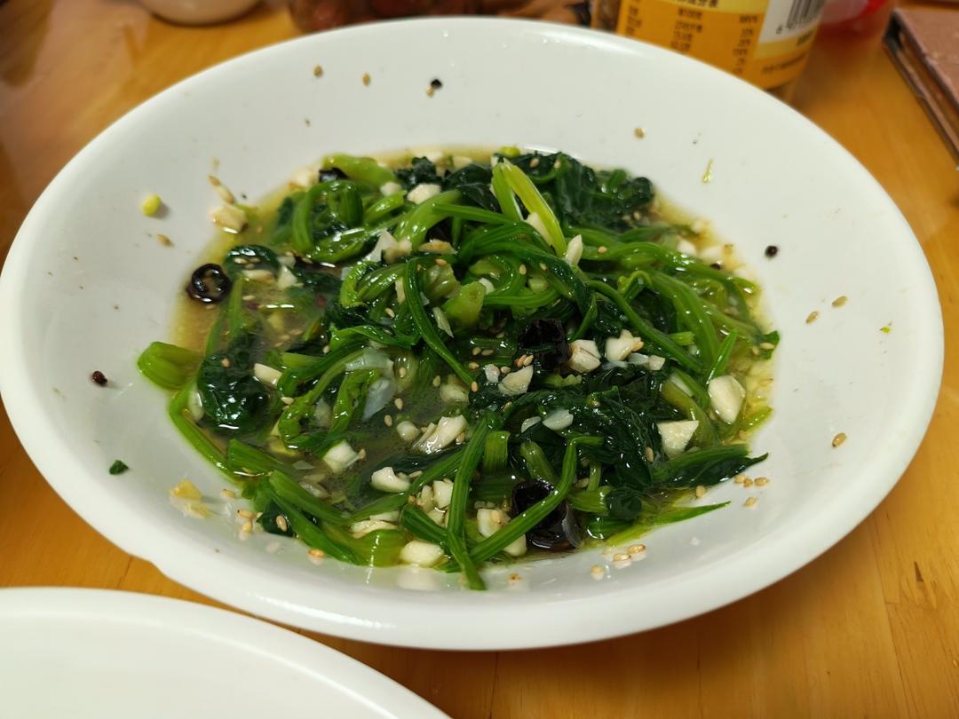 凉拌菠菜(家传秘方)