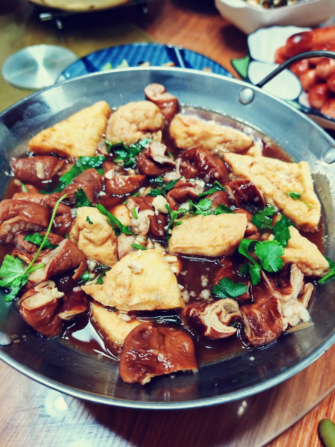 砂锅肥肠面