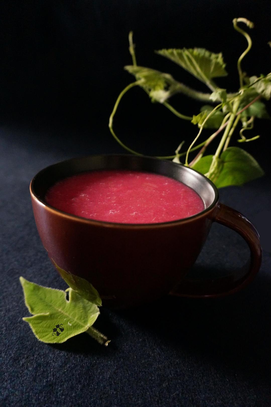 火龙果皮蜜桃汁的做法